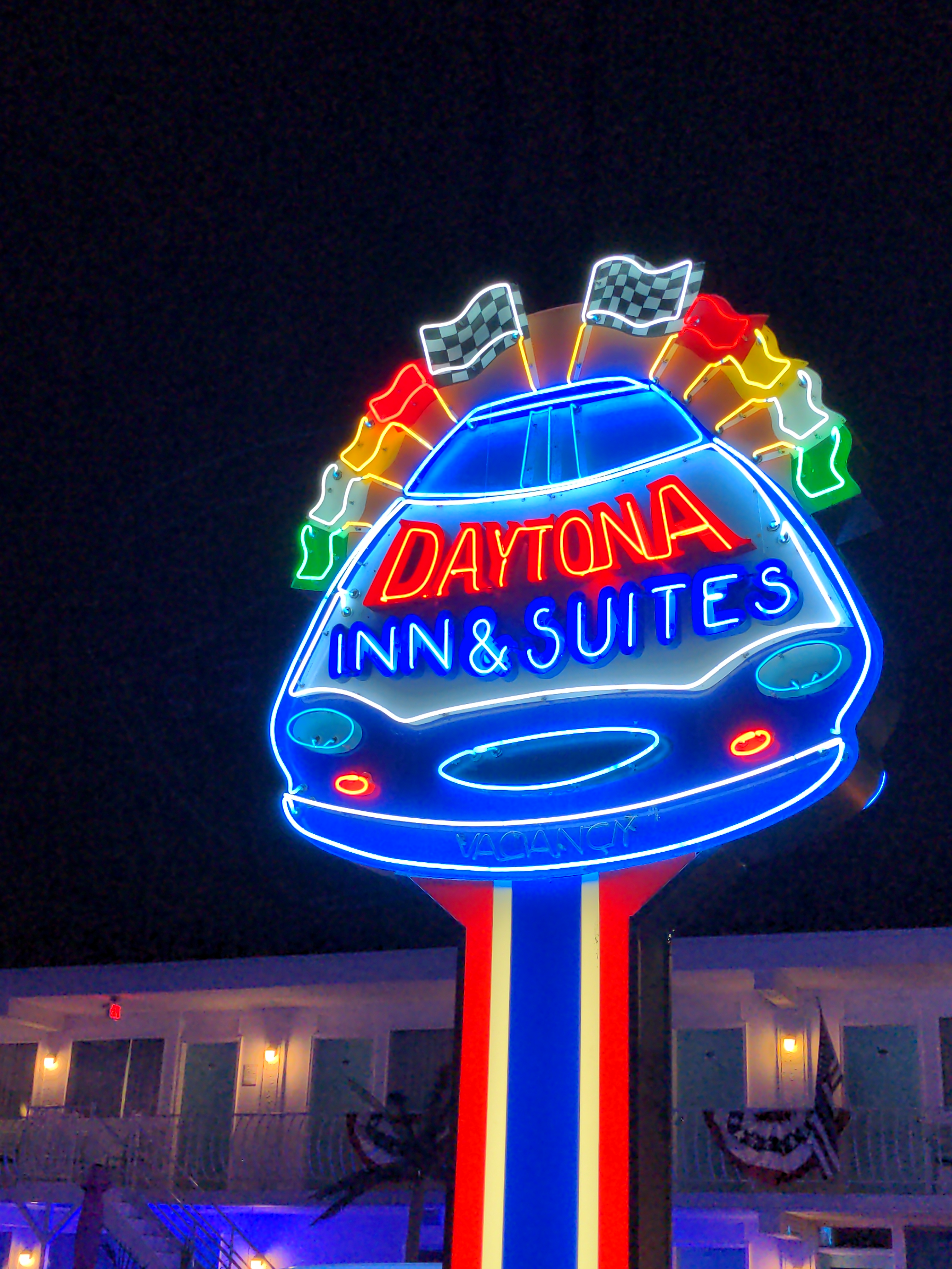 {image}/daytona.jpg